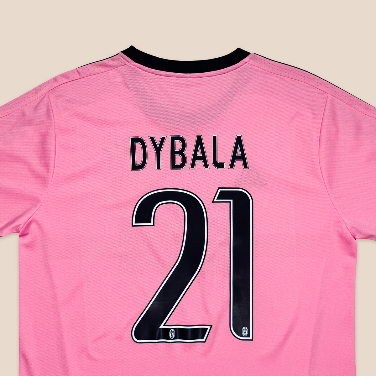 Juventus 2015/16 Away